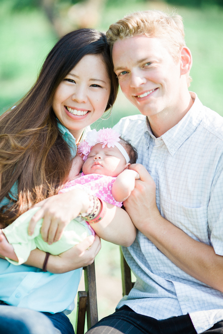 osoyoos-cherry-blossom-orchard-family-photographer