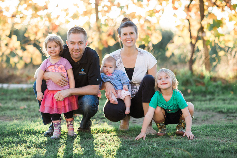 family-photographers-located-in-summerland