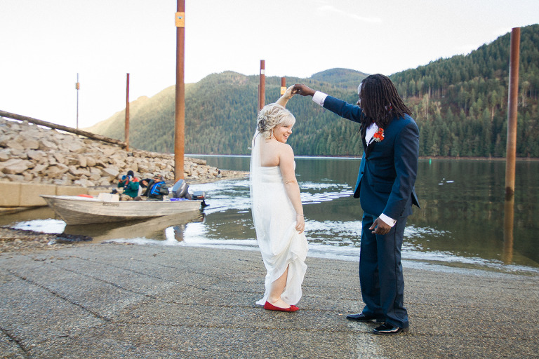 stave-lake-falls-visitor-centre-mission-wedding