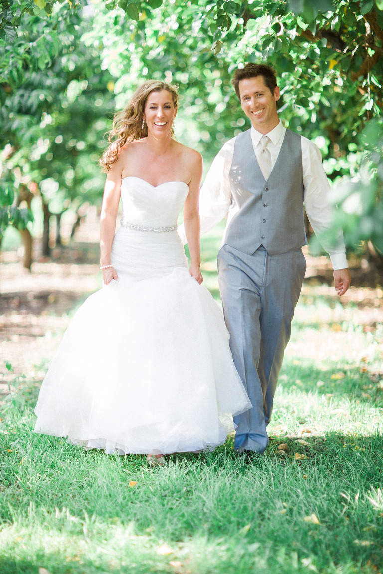 kelowna-apple-orchard-wedding-pictures
