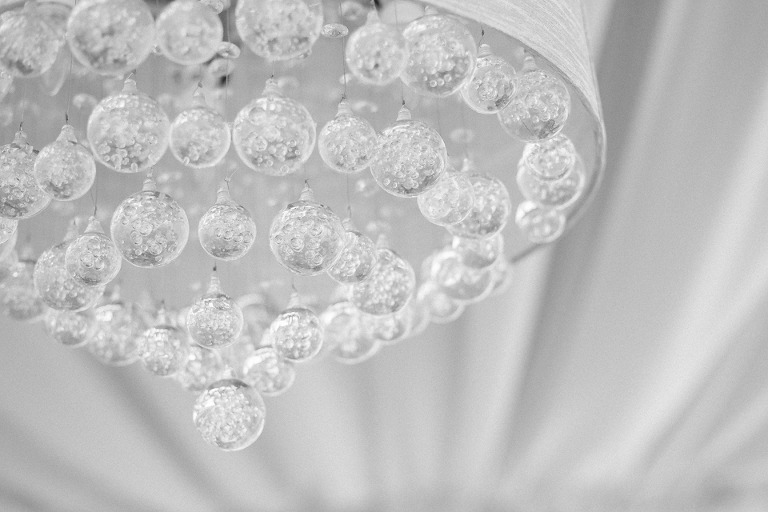 kelowna-wedding-chandelier