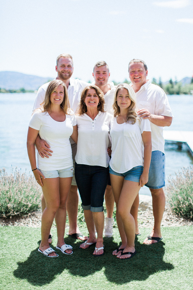 family-photographers-located-in-peachland