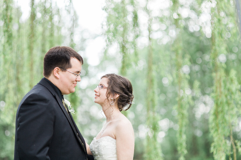 hougen park abbotsford willow trees wedding